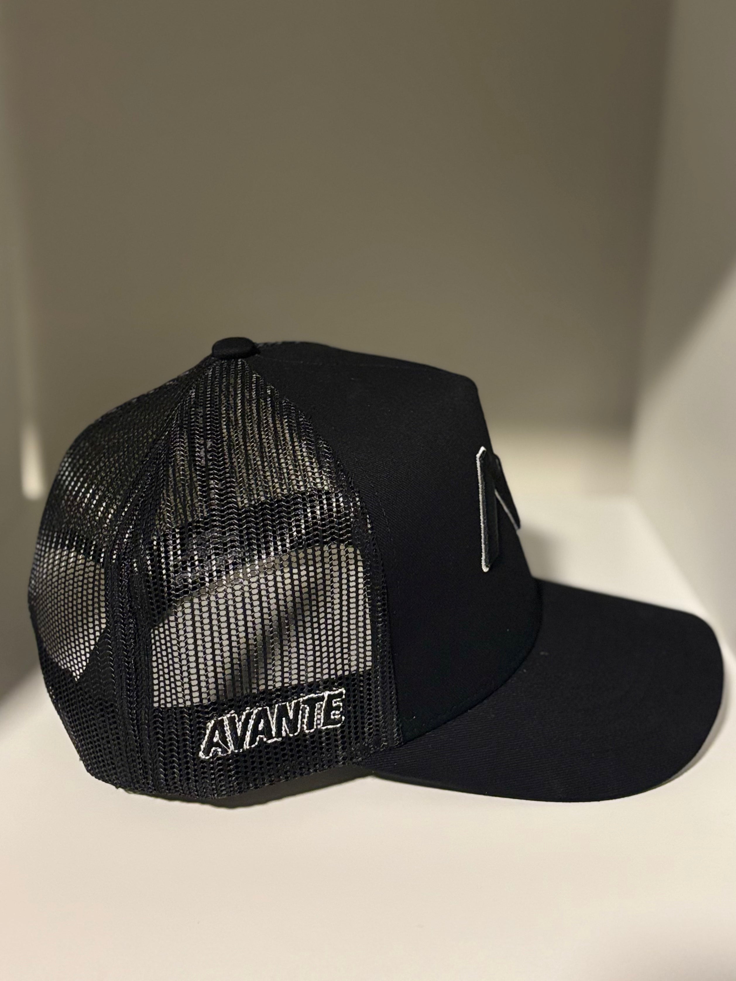 Avante Trucker Cap (Blackout)