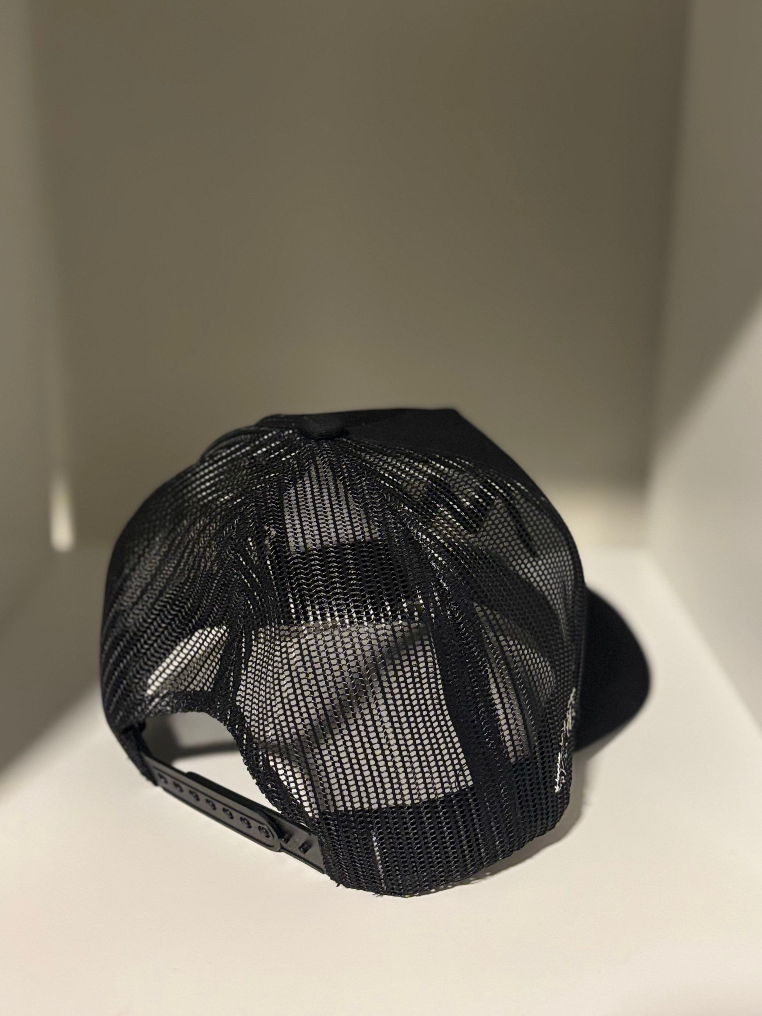 Avante Trucker Cap (Blackout)